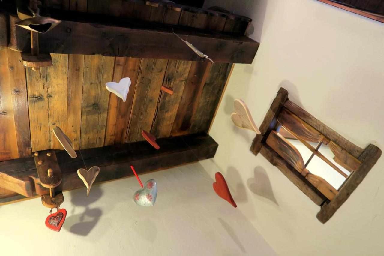 Romantica Suite Con Vasca Idromassaggio Aosta Exterior photo