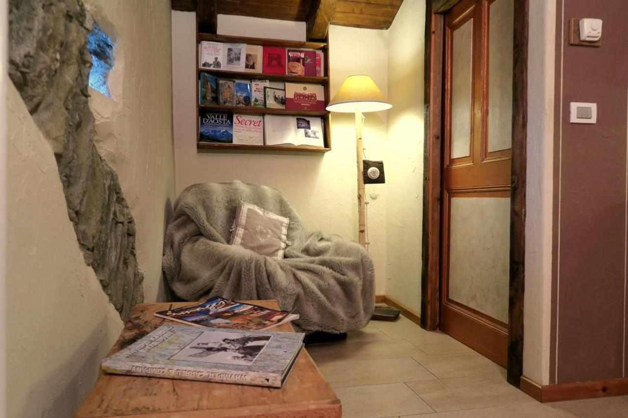 Romantica Suite Con Vasca Idromassaggio Aosta Exterior photo