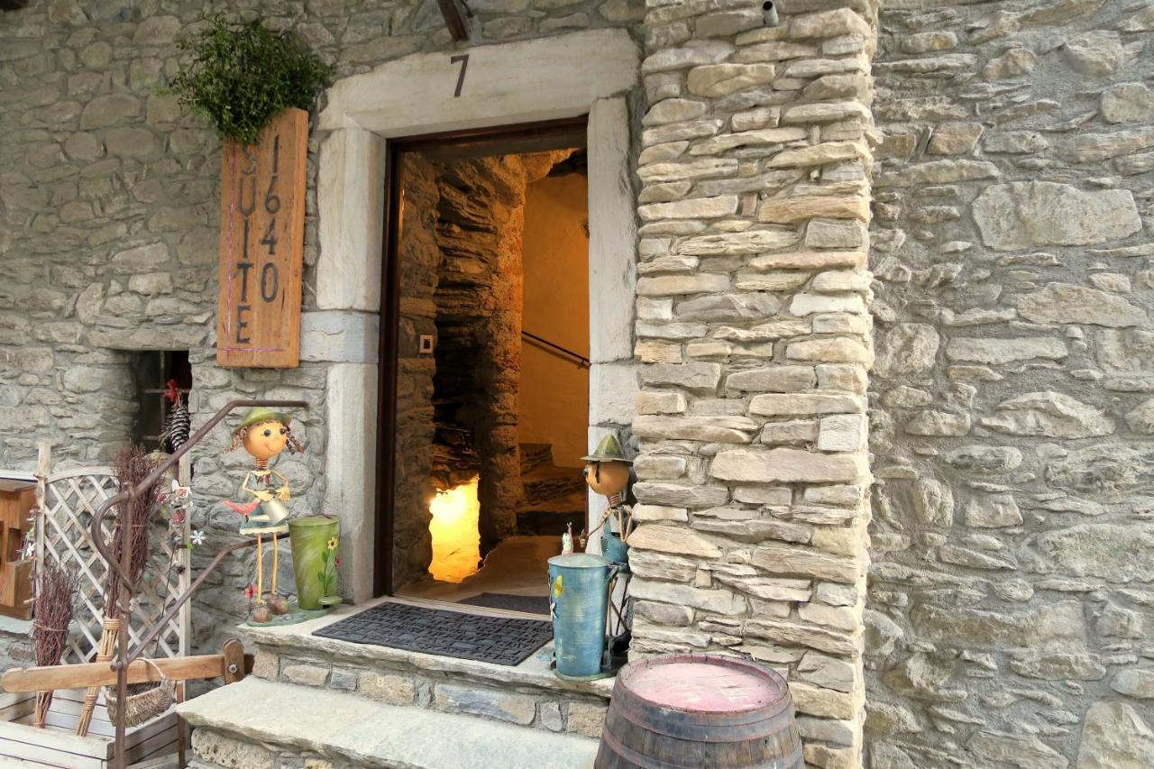 Romantica Suite Con Vasca Idromassaggio Aosta Exterior photo